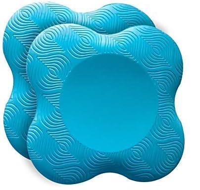 Laad afbeelding in Galerijviewer, Twee blauwe, bloemvormige kniebeschermers met gestructureerd oppervlak gemaakt van duurzaam polyurethaanschuim, perfect voor optimale gewrichtsbescherming tijdens tuinieren of sporten. Ideaal als antislip yoga kniebeschermers!.

