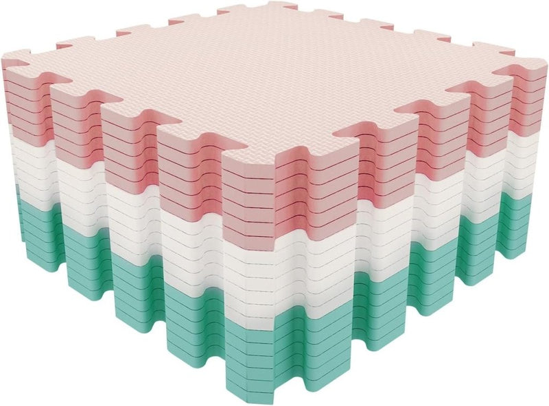 Laad afbeelding in Galerijviewer, Onze zachte, in elkaar grijpende puzzelmat, in een hoek gelegd in levendige rode, witte en groene lagen, transformeert uw vloer in een veilige, comfortabele ruimte!.
