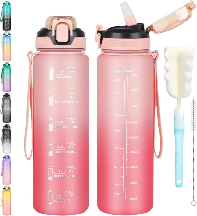Laad afbeelding in Galerijviewer, Ontvang twee roze gradient Blijf gehydrateerd sportdrinkflessen met tijdmarkeringen en motiverende zinnen, met flip-top deksels, rietjes, draagriemen, plus een schoonmaakborstel en spons. Extra kleuren beschikbaar om je de hele dag gehydrateerd te houden.
