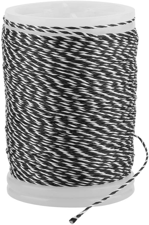Laad afbeelding in Galerijviewer, Een spoel van zwart en wit touw met één los uiteinde, gemaakt van trekbestendige materialen voor duurzaamheid. Product: Verhoog je boogschietprestaties met onze boogsnoer serverdraad!.
