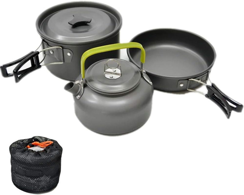 Laad afbeelding in Galerijviewer, Perfect koken in de natuur met onze camping kookgereiset, gemaakt van geanodiseerd aluminium in grijs met opvouwbare handgrepen, compleet met een zwarte mesh draagtas.
