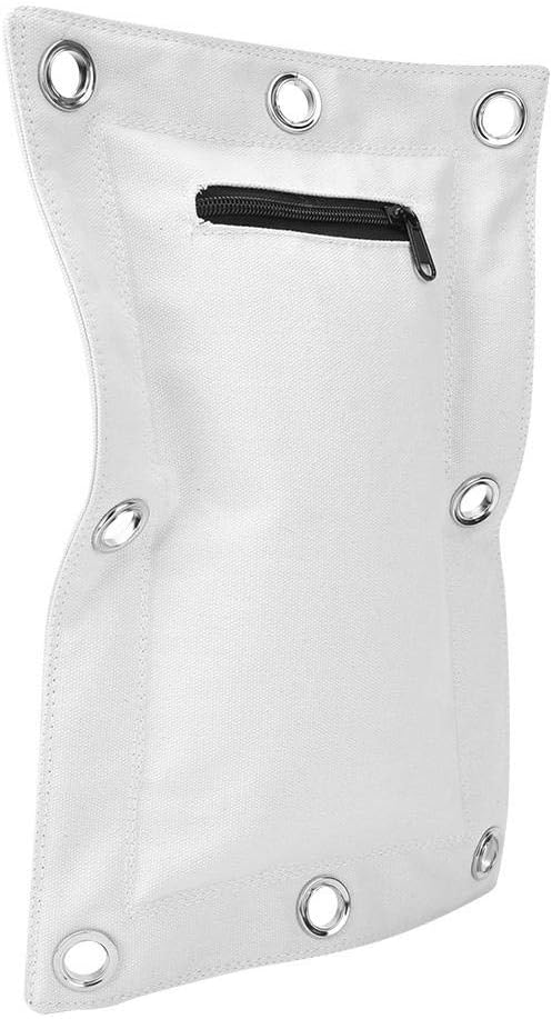 Een wit rechthoekig paneel van duurzaam canvas met een ritsvak en metalen ringen langs de randen; ideaal voor de "Ontdek de kracht van de triple bag", jouw ultieme trainingspartner voor boksen, thaiboksen en kungfu!.
