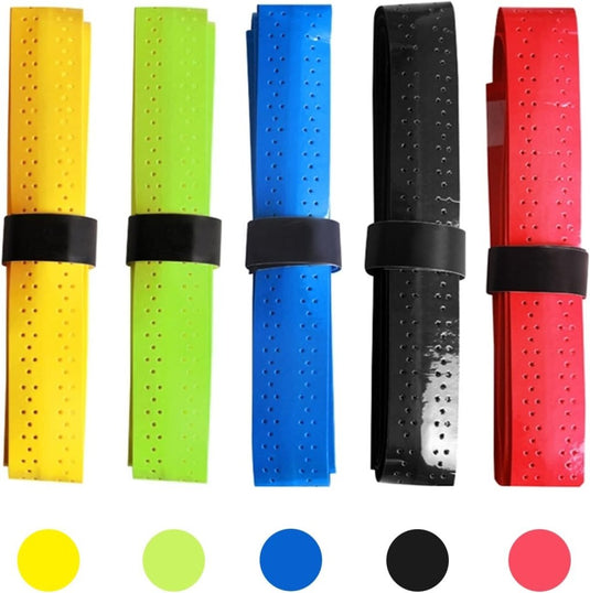 Vijf rollen van onze "Optimaliseer jouw spel met onze anti-slip racket overgrips!" worden verticaal weergegeven in geel, groen, blauw, zwart en rood met een zwarte band voor grip. Gemaakt van PU-materiaal voor uitzonderlijke zweetabsorptie, zorgen ze voor superieure antislipprestaties.