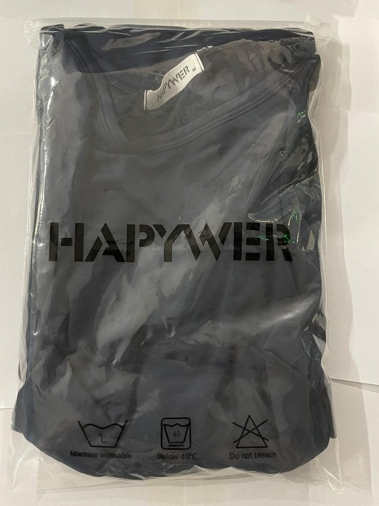 Laad afbeelding in Galerijviewer, Een doorzichtige plastic zak laat een vooraanzicht zien van het verpakte &#39;Blijf warm en comfortabel met thermisch ondergoed voor heren&#39;, waarbij de wassymbolen worden benadrukt: machinewasbaar, wassen onder 40°C, niet bleken. Gemaakt van warm materiaal en vochtafvoerend materiaal voor langdurig comfort.
