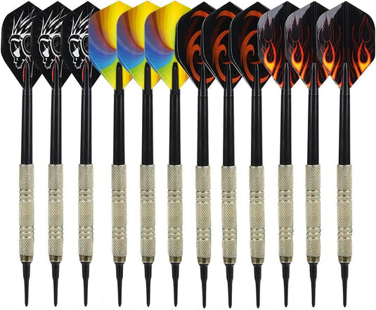 Een set van twaalf softtip dartpijlen met een professioneel ontwerp en gevarieerde vluchten met schedel-, regenboog- en vlammotieven, samen met gestructureerde metalen handvatten voor premium kwaliteit; de Softtip dartpijlenset: de perfecte keuze voor spelers van alle niveaus.