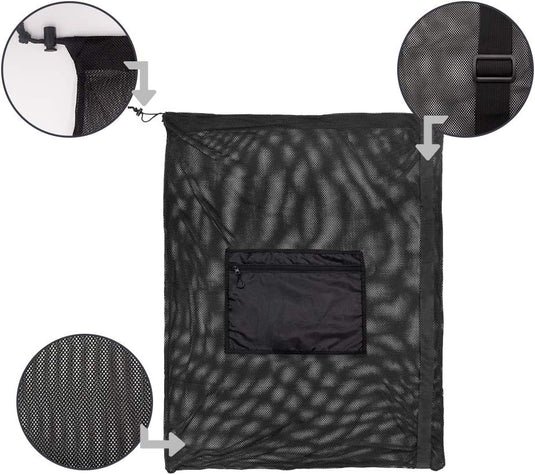 Compacte zwarte mesh opbergtas gemaakt van duurzaam nylon met een centraal vak met ritssluiting, close-ups van het trekkoord, mesh-textuur en plastic gesp. "De voetbaltas die je nodig hebt om je team te laten winnen" is perfect voor dagelijks gebruik.