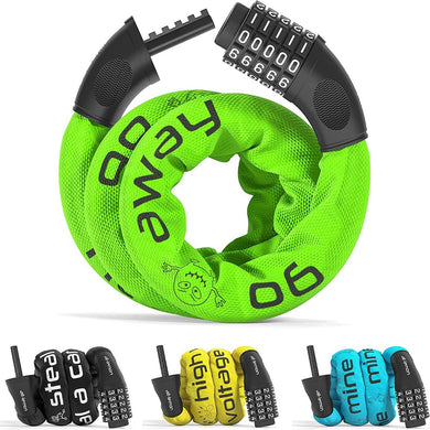 Vier levendige Kettingslot combinatie fietssloten hebben aparte tekstontwerpen. Een groen slot springt eruit boven de anderen in zwart, geel en blauw. Verbeter uw beveiliging met deze kleurrijke fietsslot opties voor extra gemoedsrust.