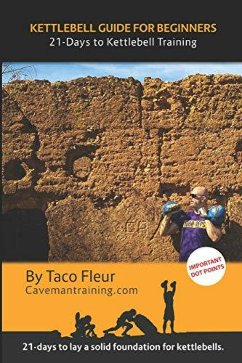 Laad afbeelding in Galerijviewer, Op de omslag van het boek &quot;Kettlebell Guide for Beginners: 21-Days to Kettlebell Training&quot; van Taco Fleur staat een persoon afgebeeld die kettlebells tilt tegen een gestructureerde achtergrond. Zo krijgt u snel toegang tot uitgebreide trainingstechnieken.
