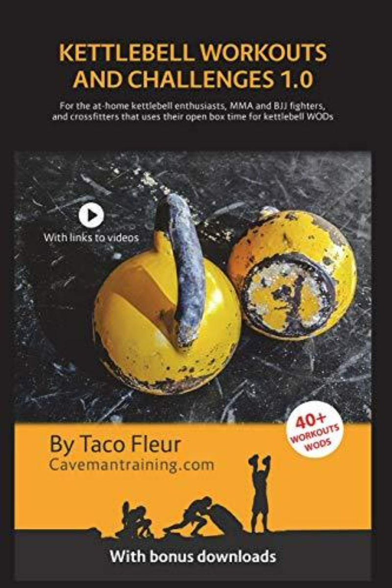 Laad afbeelding in Galerijviewer, Boekomslag voor &quot;Kettlebell Workouts and Challenges 1.0&quot; door Taco Fleur; toont twee gele kettlebells op een zwarte achtergrond. Ontdek dynamische oefeningen met videolinks en bonusdownloads, ideaal voor thuisenthousiastelingen, MMA/BJJ-vechters en CrossFitters die open box-tijd gebruiken voor kettlebell WOD&#39;s.
