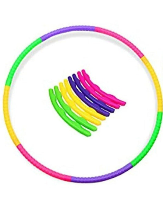 Onze milieuvriendelijke, verstelbare hoelahoep heeft een kleurrijke design met segmenten in paars, groen, roze en geel. Ideaal voor kinderen die plezier en beweging zoeken.