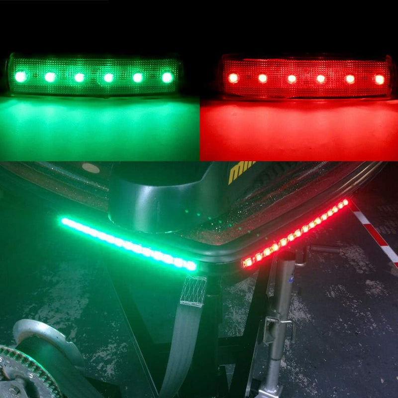 Laad afbeelding in Galerijviewer, Twee afbeeldingen van de LED-bootverlichting: groen licht links en rood rechts. De onderste afbeelding toont beide gemonteerd op de boeg van een boot, wat zorgt voor veiligheid op het water.
