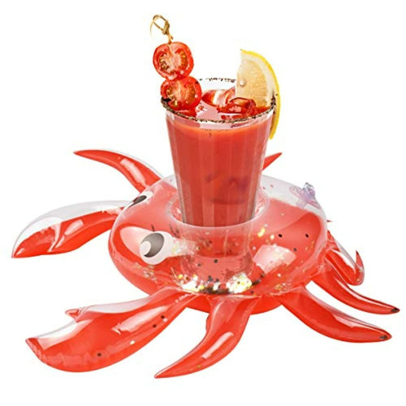 Laad afbeelding in Galerijviewer, De rode Opblaasbare bekerhouders zijn duurzame opblaasbare krab-bekerhouders van PVC die sierlijk drijven en een glas tomatensap, versierd met cherrytomaatjes en een partje citroen, in zich dragen.
