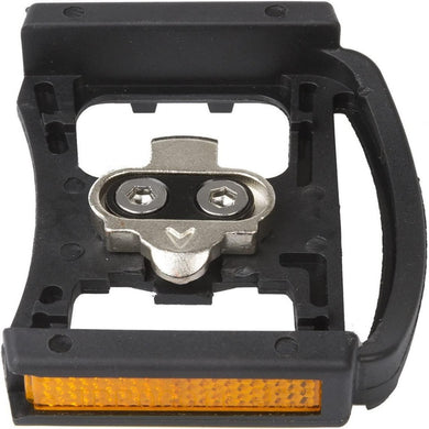 Het fietspedaalaccessoire heeft een metalen plaatje in het midden en een oranje zijreflector, perfect voor fietsers die de voorkeur geven aan SPD-pedalen: de gemakkelijke en veilige optie voor elke fietser.