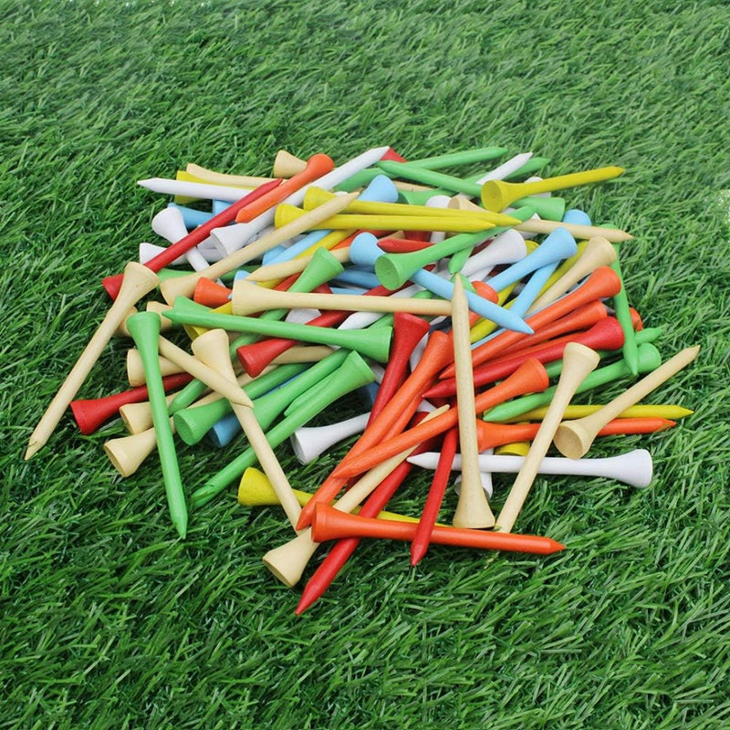 Laad afbeelding in Galerijviewer, Een collectie Professionele houten golftees ligt verspreid op groen kunstgras en biedt duurzaamheid met een levendig ontwerp.

