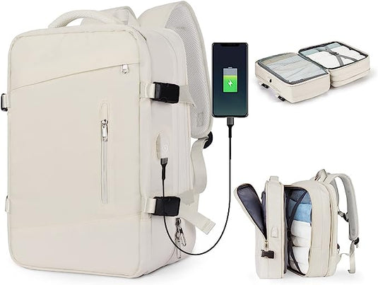 De ultieme reisrugzak voor elk avontuur, gemaakt van duurzaam polyester, heeft een USB-oplaadpoort, een rechthoekig ontwerp met voorvak en zijgespen. Bij het openen zie je ingepakte kleding en wordt er een aparte packing cube opgenomen voor extra organisatie.