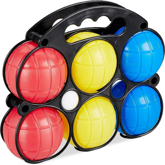 In de kunststof draagtas zit de Beleef het plezier van boccia-set met kleurrijke jeu de boules-ballen: twee rode, twee gele, twee blauwe en één kleine witte pallino-bal.