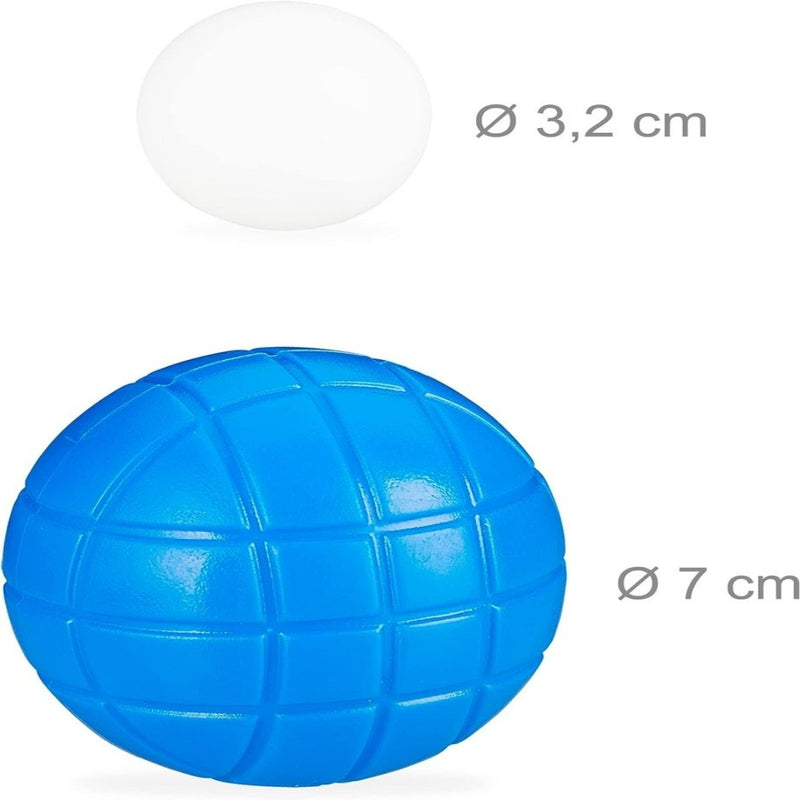 Laad afbeelding in Galerijviewer, Een witte bocciabal van 3,2 cm zweeft boven een bal met blauwe textuur van 7 cm, te zien in &quot;Beleef het plezier van boccia: Kleurrijk jeu de boules spel voor jong en oud!.
