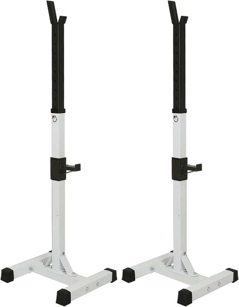 Laad afbeelding in Galerijviewer, Twee verstelbare witmetalen squat racks, de zogenaamde halterreks, met strakke zwarte accenten op een frisse witte achtergrond zijn ideaal voor krachttraining. Product: Versterk je lichaam: Squat rek voor ultieme trainingsresultaten.
