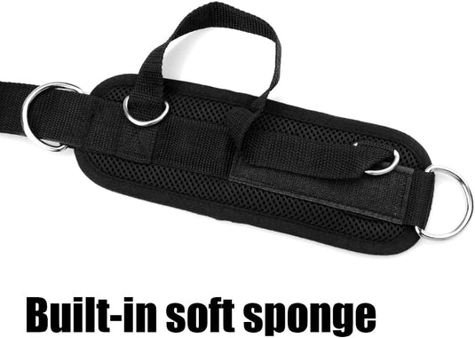 Een fitness enkelriem in zwart neopreen heeft een gevoerde band met metalen ringen en een handvat op een witte achtergrond. De tekst luidt: "Ingebouwde zachte spons." Verbeter uw spiertrainingservaring door het te gebruiken om bilspieren, heupen, dijen en kuiten te versterken!.