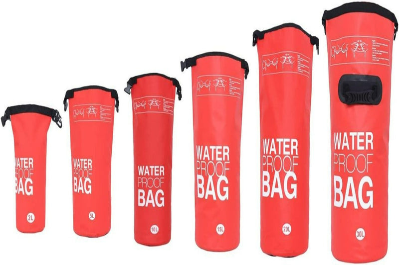 Laad afbeelding in Galerijviewer, Het product, &quot;Verken zorgeloos de natuur met onze waterdichte tas&quot;, omvat zes rode waterdichte zakken gemaakt van hoogwaardige materialen, met een inhoud van 2L tot 30L. Voor het gemak zijn ze in oplopende volgorde gerangschikt met verstelbare draagriemen.
