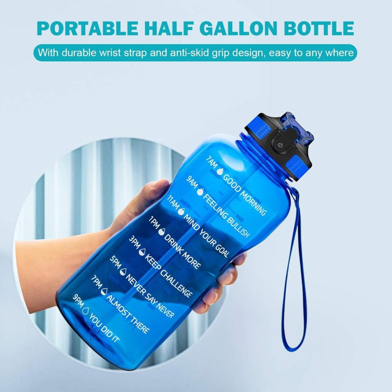 Laad afbeelding in Galerijviewer, De Ontdek de ultieme 2L-waterflessen, een blauwe BPA-vrije fles van een halve gallon met motiverende tijdmarkeringen, polsbandje en antisliphandgreepontwerp, wordt geplaatst tegen een lichte achtergrond om uw gezondheidsreis te verbeteren.
